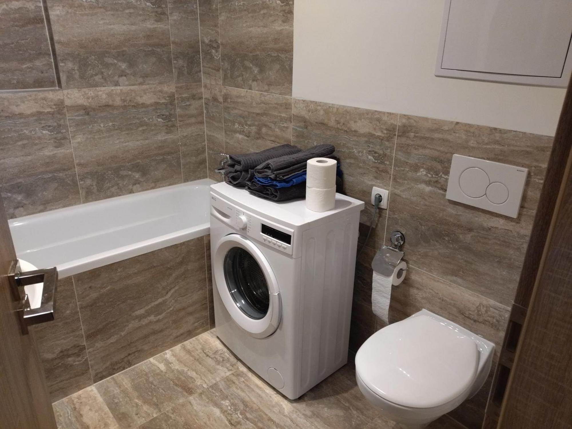 Brand New Two Room Apartment #34 With Free Secure Parking In The Center Praga Zewnętrze zdjęcie